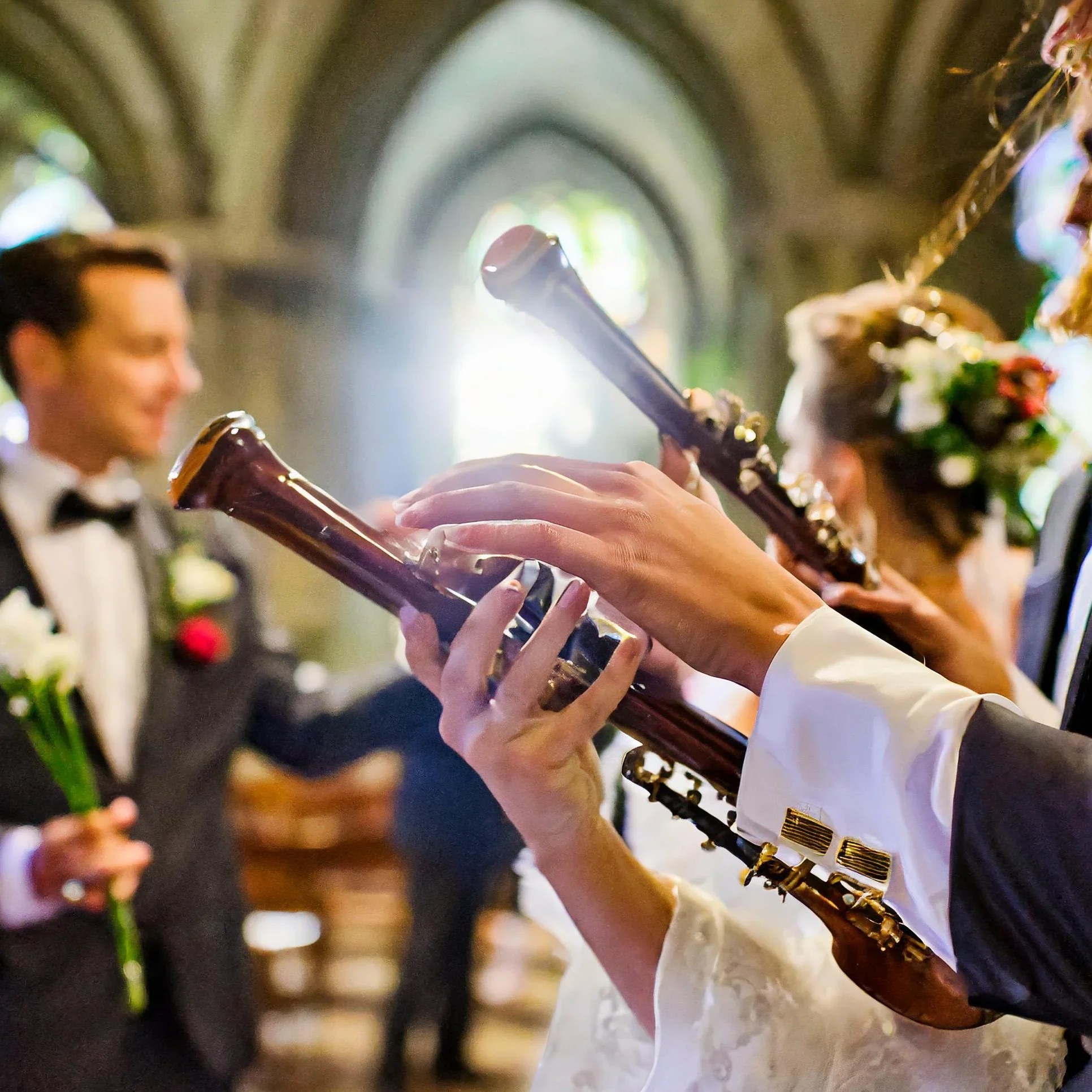 Firefly-banda-tocando-en-la-iglesia-durante-una-boda-20745